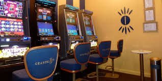 Royal Flush live casino dengan dealer asli siaran langsung berkualitas HD